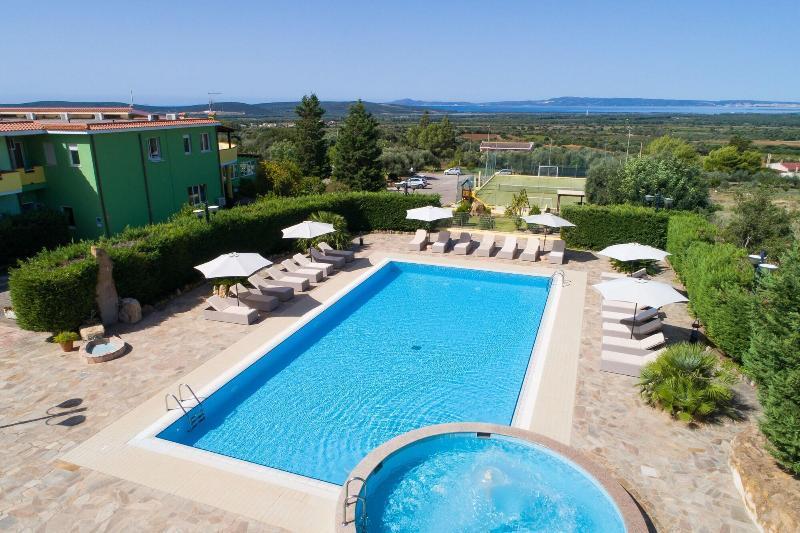 Lu'Hotel Porto Pino SantʼAnna Arresi Esterno foto