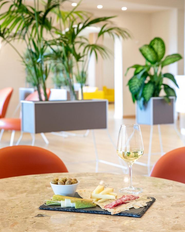 Lu'Hotel Porto Pino SantʼAnna Arresi Esterno foto
