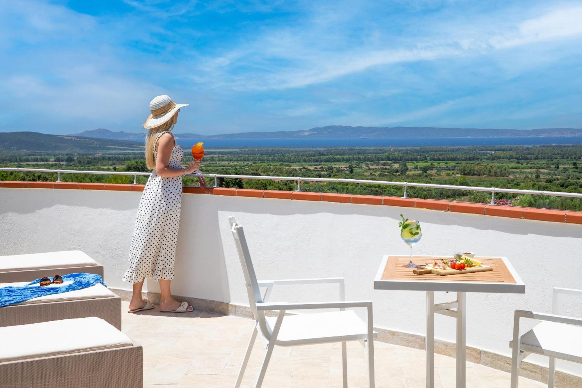Lu'Hotel Porto Pino SantʼAnna Arresi Esterno foto