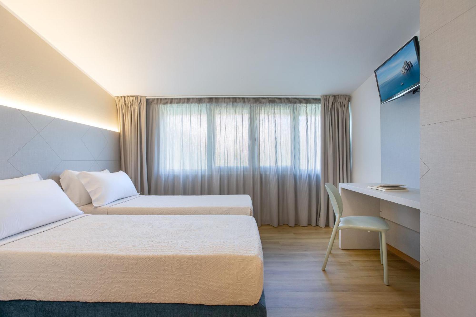 Lu'Hotel Porto Pino SantʼAnna Arresi Esterno foto