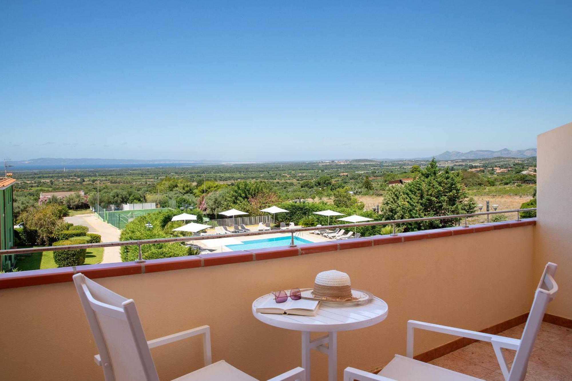 Lu'Hotel Porto Pino SantʼAnna Arresi Esterno foto