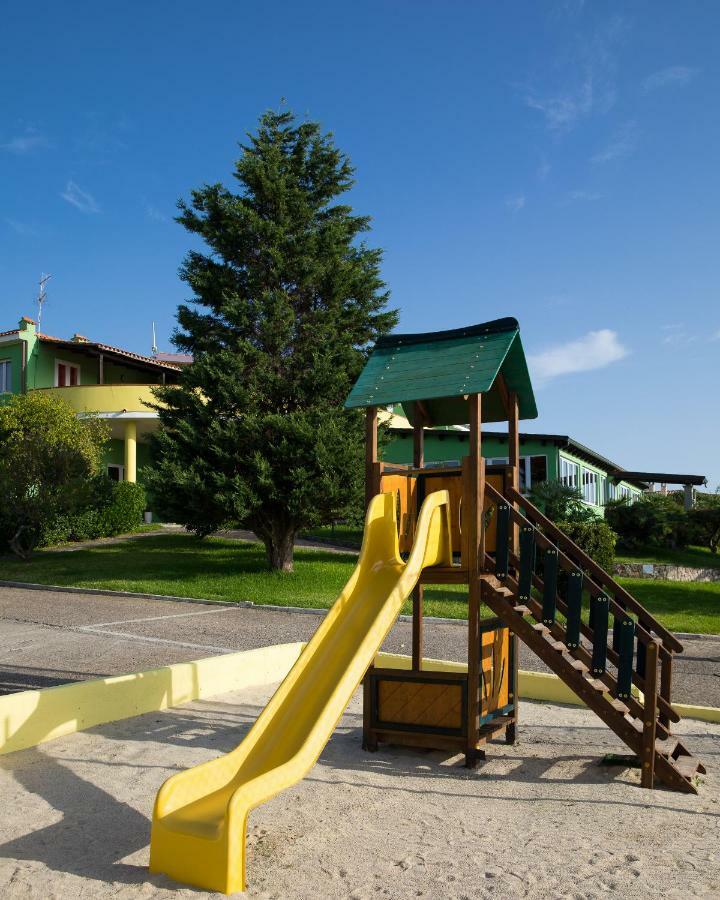 Lu'Hotel Porto Pino SantʼAnna Arresi Esterno foto