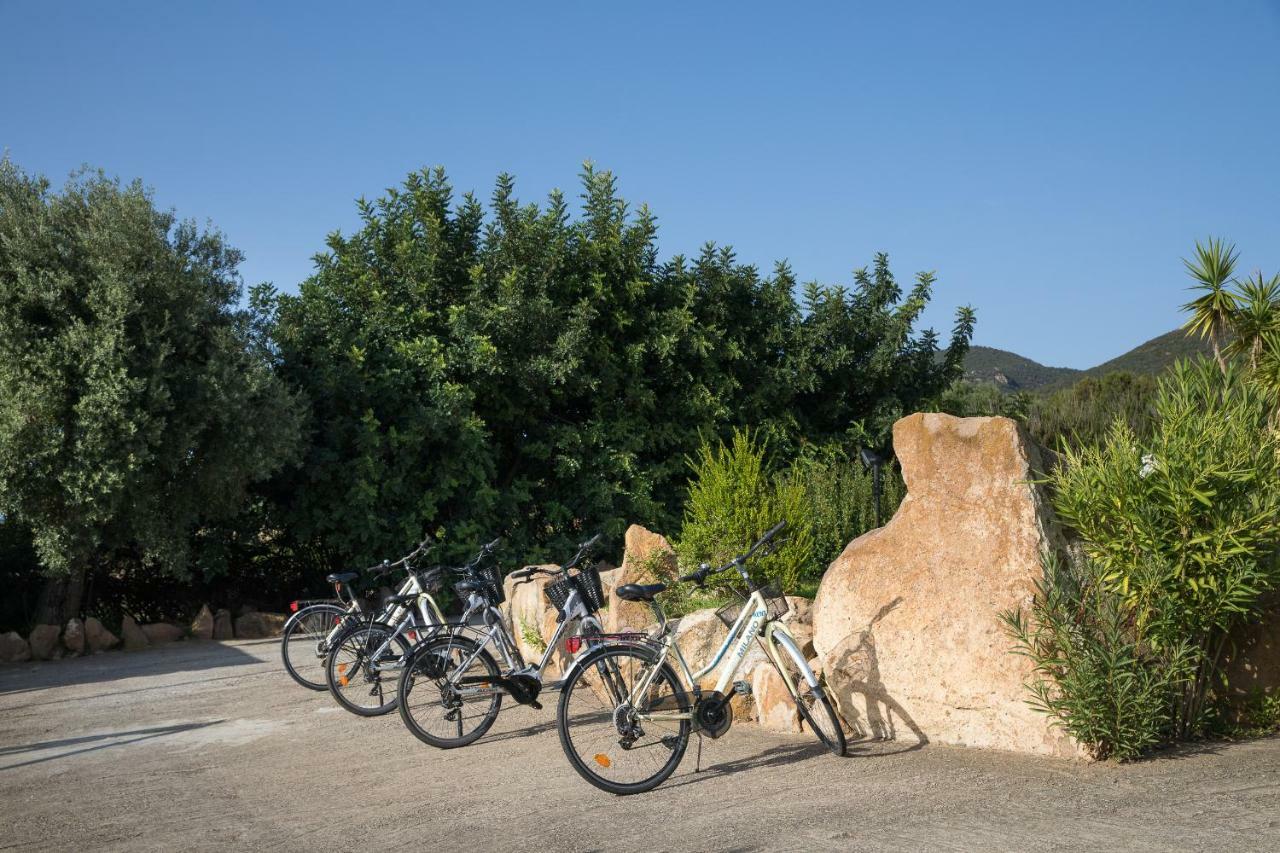 Lu'Hotel Porto Pino SantʼAnna Arresi Esterno foto