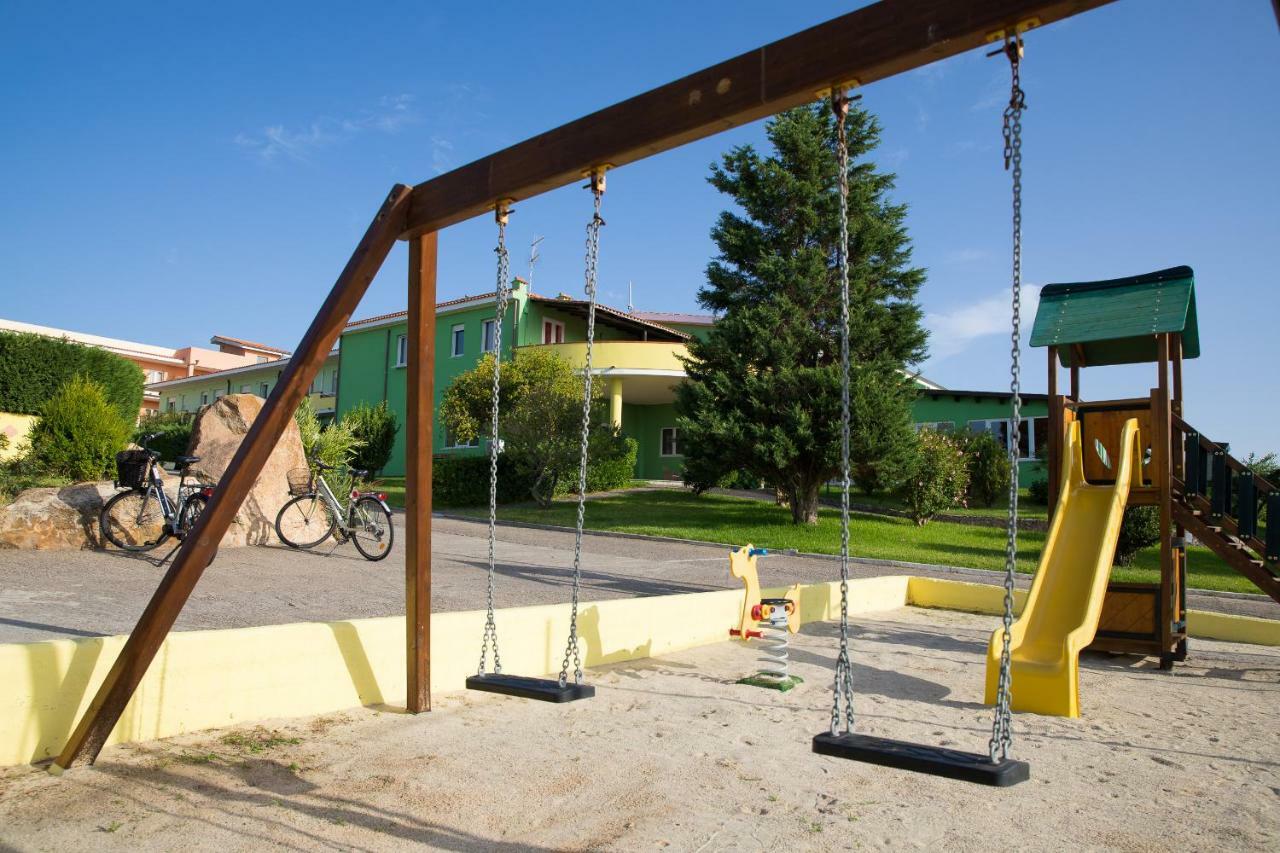 Lu'Hotel Porto Pino SantʼAnna Arresi Esterno foto